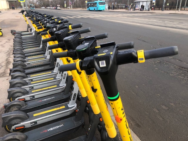 В Петербурге вычислили количество нарушений электросамокатчиков в сутки