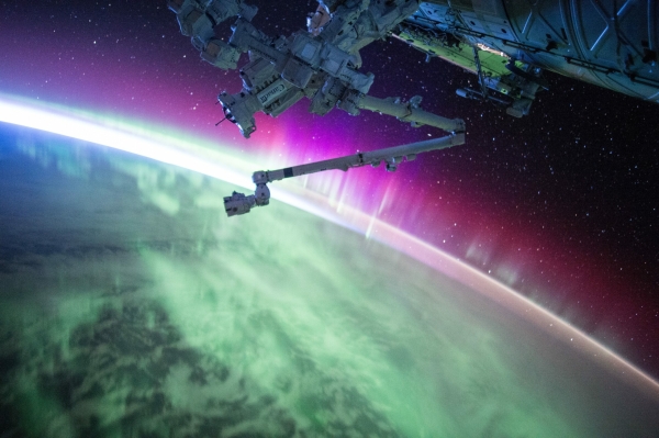 Российские космонавты записали видеопоздравление, находясь на орбите