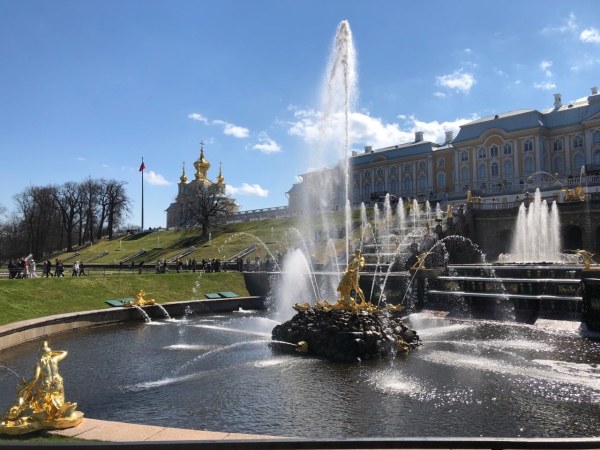 Петербургский «Водоканал» поделился расписанием работы фонтанов в сезон белых ночей