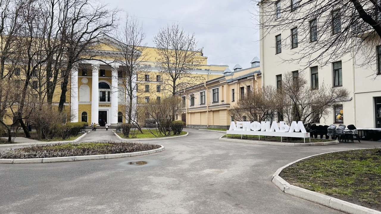 На ПМЭФ-2026 обсудят перспективы кино на примере «Ленфильма»