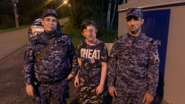 В Петербурге росгвардейцы нашли сбежавшего из лагеря подростка