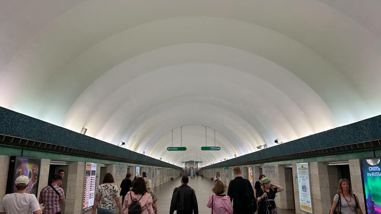 Пассажиров петербургского метро пускали бесплатно из-за сбоя турникетов