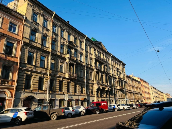 Депутаты хотят легализовать аренду домов в Петербурге для туристов