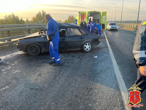 На Красносельском шоссе в Петербурге закрыли движение после аварии с двумя погибшими