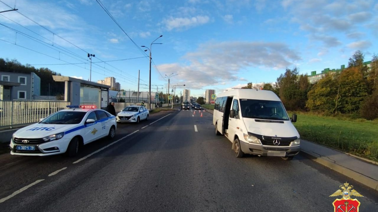 Систематический нарушитель ПДД стал виновником серьезного ДТП в Петербурге