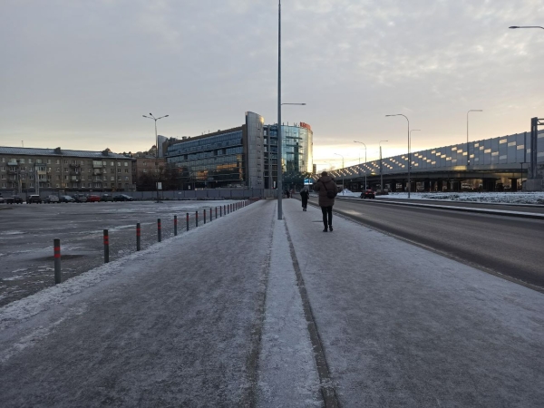 В Петербурге предупреждают о сильном снеге и обледенении