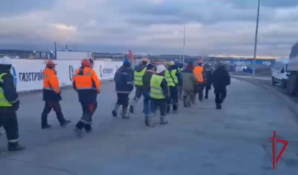 В Петербурге и области выявили нарушителей воинского учета на стройплощадках