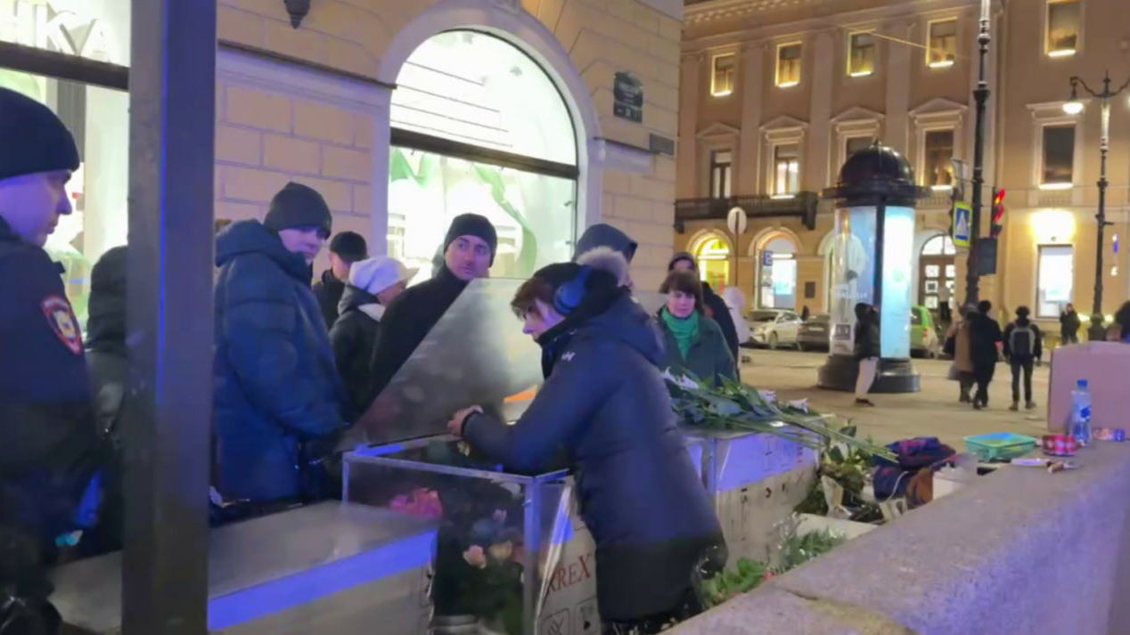 В Петербурге изъяли тысячу букетов накануне 8 Марта