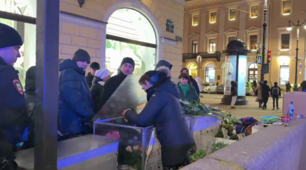 В Петербурге изъяли тысячу букетов накануне 8 Марта