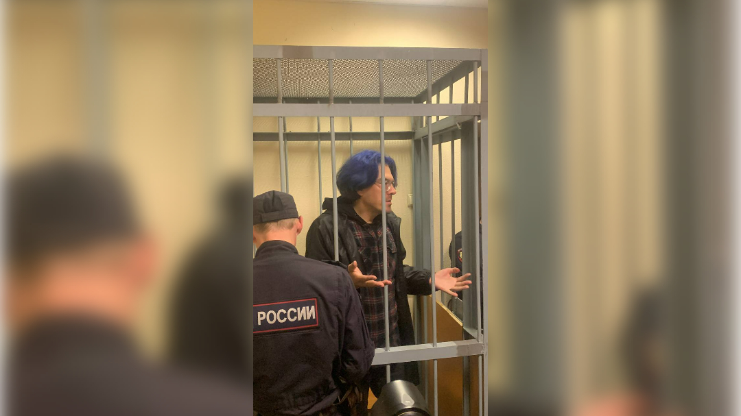 В Петербурге отпустили из-под стражи блогера Поднебесного