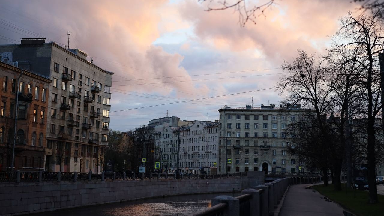 Петербург ждет дождливая суббота и теплая погода в воскресенье