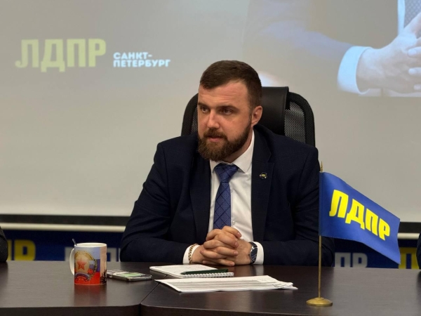 Депутат от ЛДПР Евгений Ененков предложил создать полицию нравов из-за ситуации с эскортницами в преддверии ПМЭФ