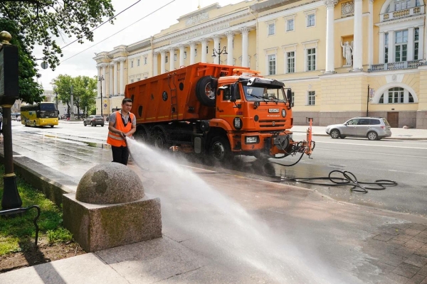 Власти Петербурга усилили контроль за чистотой перед ПМЭФ-2025