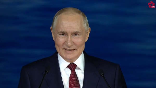 Путин обсудил экономику России на ПМЭФ 2025