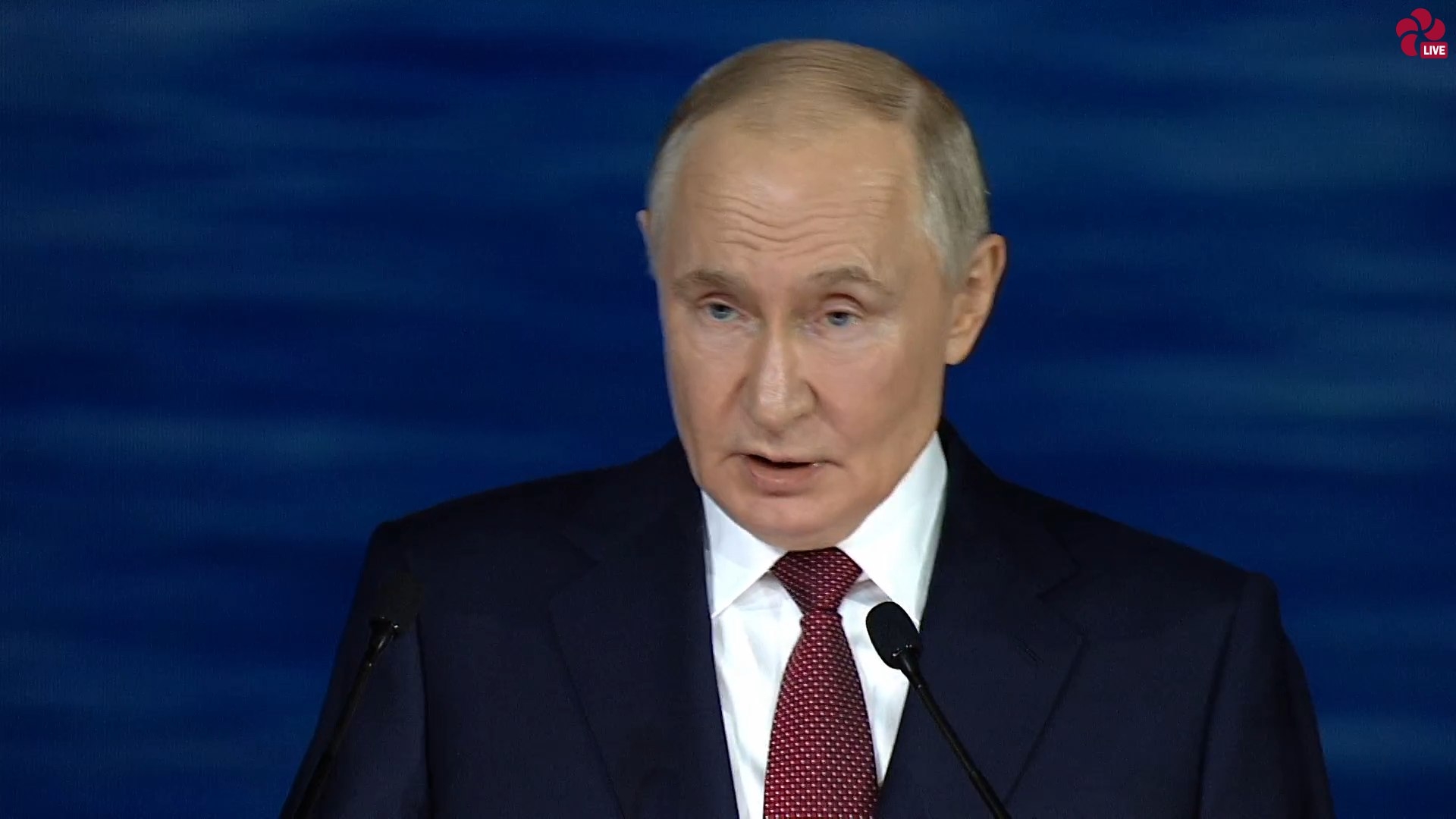 Путин: в России сократилось количество бедных по сравнению с 2000-м годом