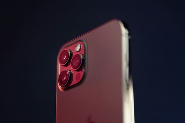 Суд Петербурга рассмотрит иск о продаже iPhone 16 за 9 рублей