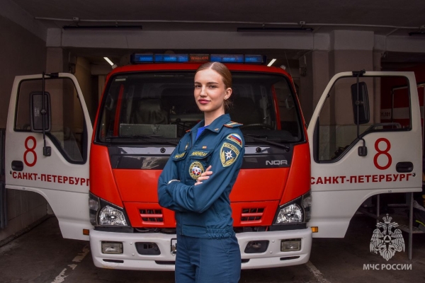 «На третьем цикле СЛР он задышал»: сотрудница МЧС спасла тонущего мужчину