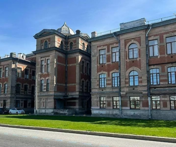 Здание клиники кожных болезней в Петроградском районе готовят к реставрации