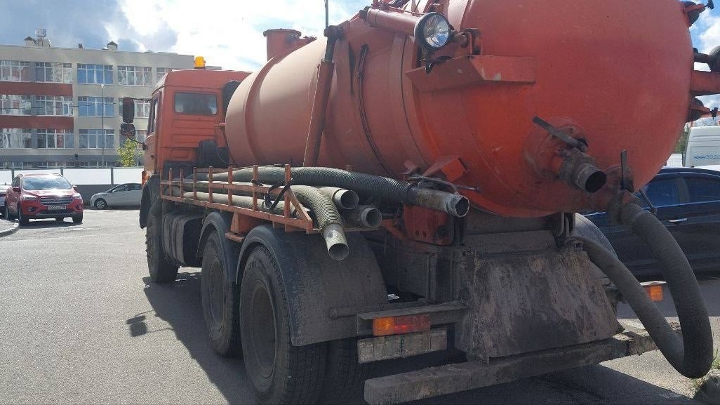 Под видом Водоканала: в Петербурге пресекли незаконный сброс отходов