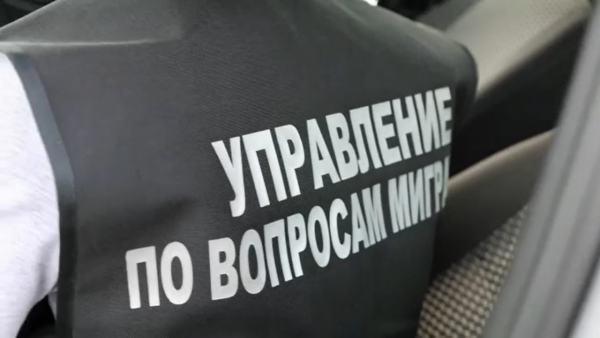 В Петербурге рейд на дорогах завершился задержанием мигрантов