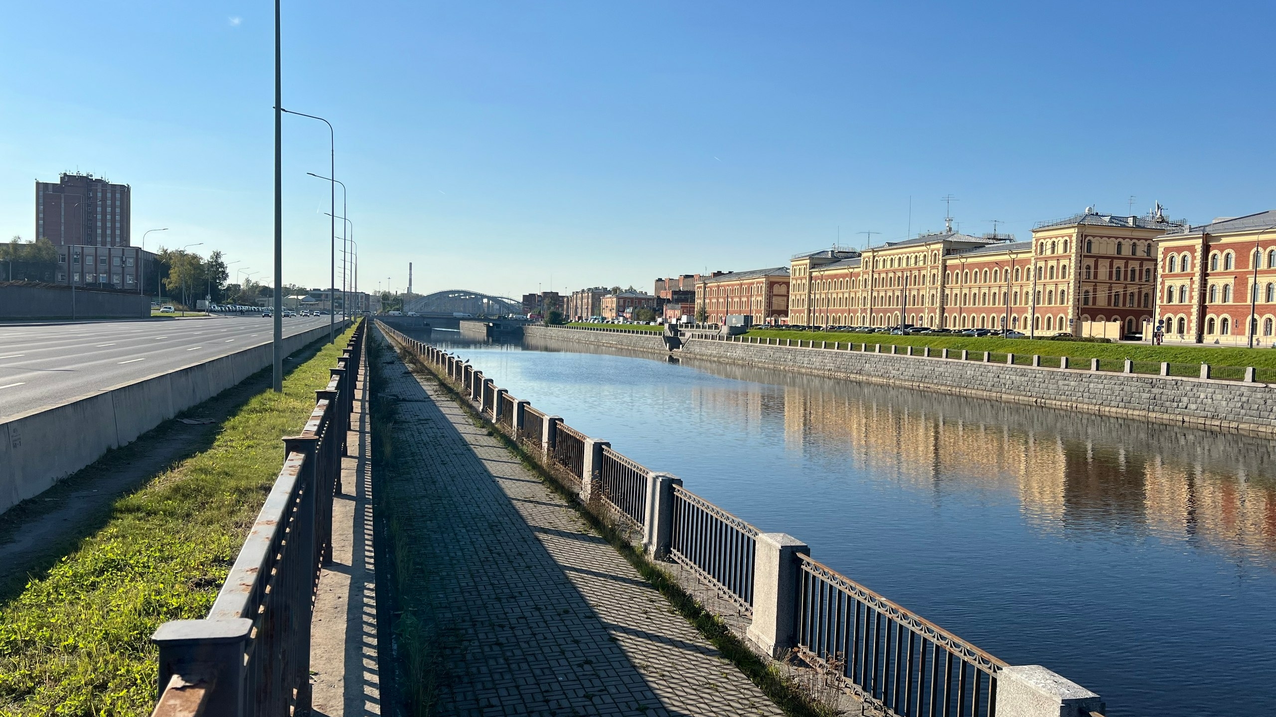 В Петербурге начали капитальный ремонт набережной Обводного канала