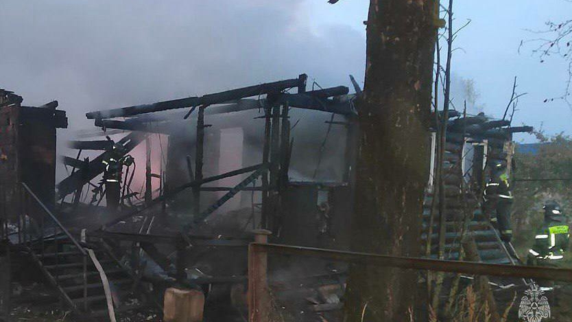 Четыре человека погибли при пожаре в Любане, среди них дети