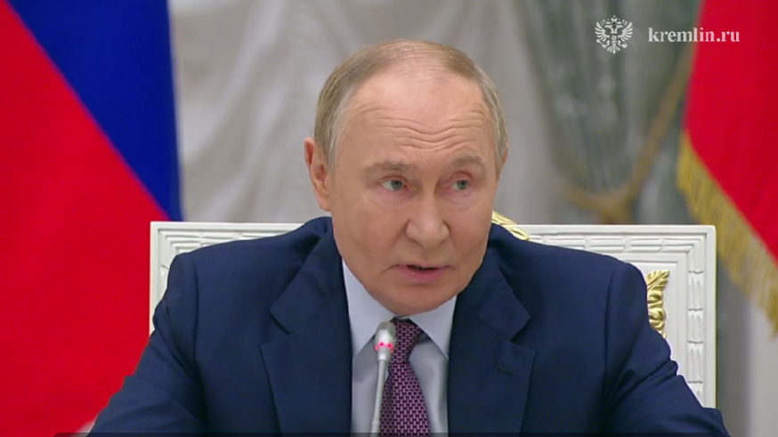 Владимир Путин дал напутствие не откладывать счастье родительства