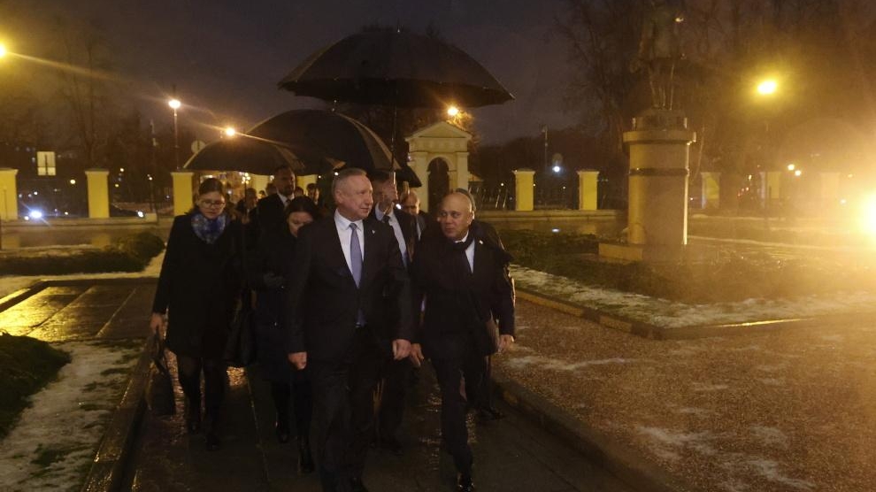 Секретарь ЦК Кубы возложил цветы к Ленину и встретился с губернатором в Петербурге