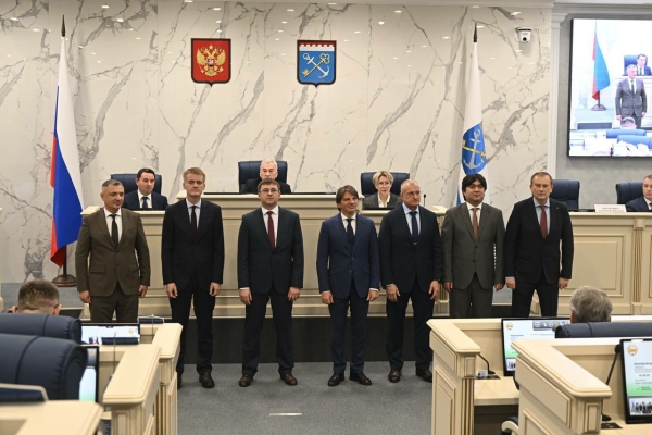 Губернатор Ленобласти представил свое новое правительство