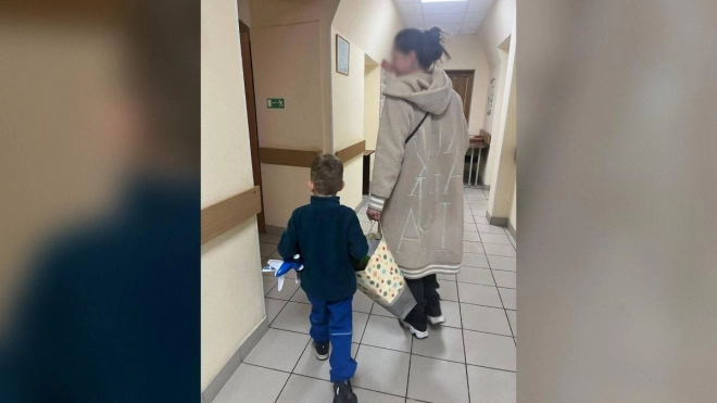 Петербурженка получила сына назад с помощью судебных приставов