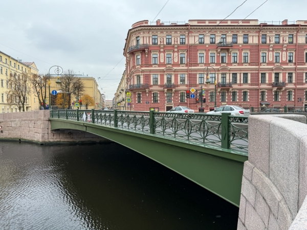 Специалисты завершили капремонт Фонарного моста в Петербурге