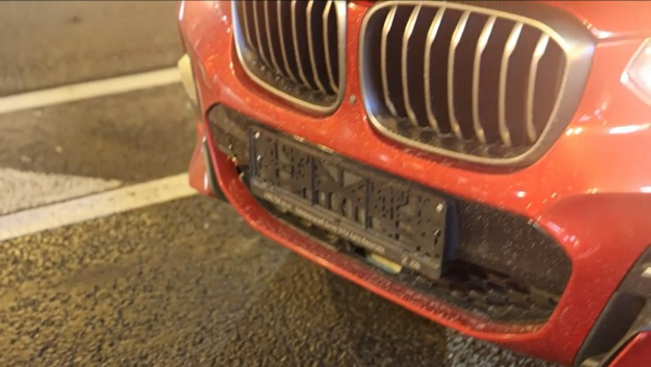 «Забыла прикрутить номера»: в центре Петербурга прошел рейд среди водителей