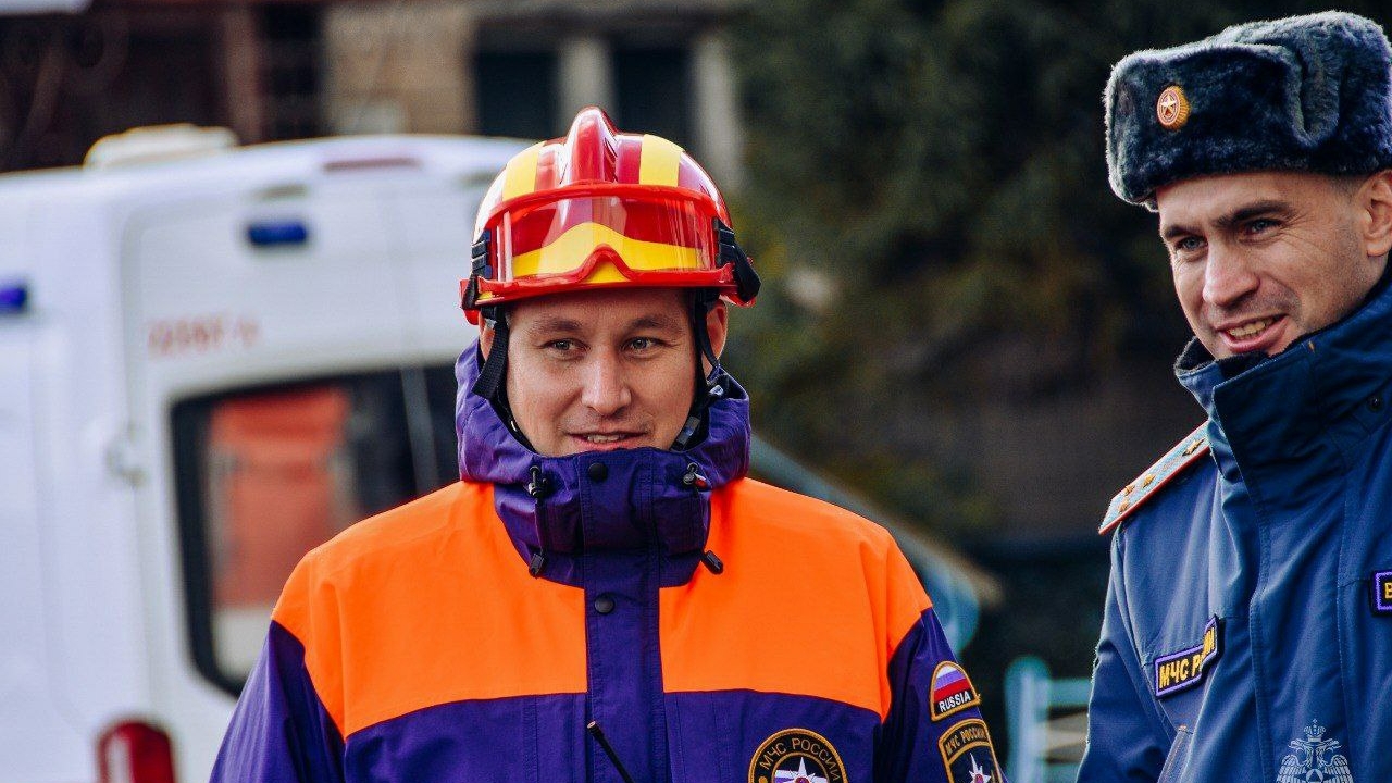 Спасатель из Петербурга принял участие в учениях совместно с коллегами из ОАЭ