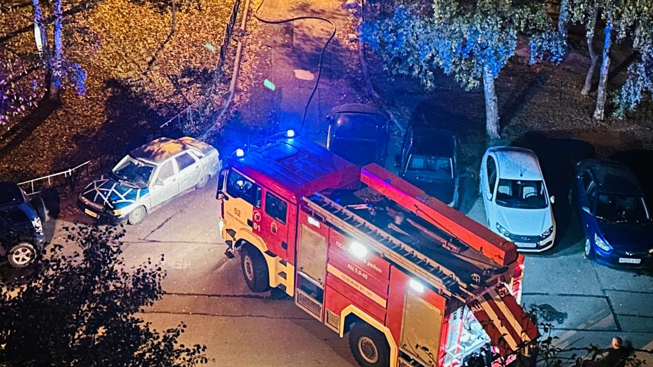 Прошлой ночью пожарные Петербурга ликвидировали два возгорания