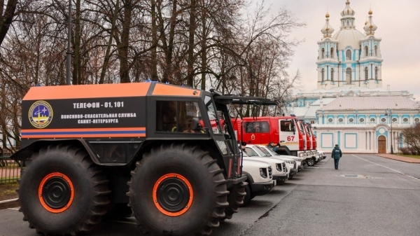 Петербург закупил 43 спецмашины для противопожарной службы