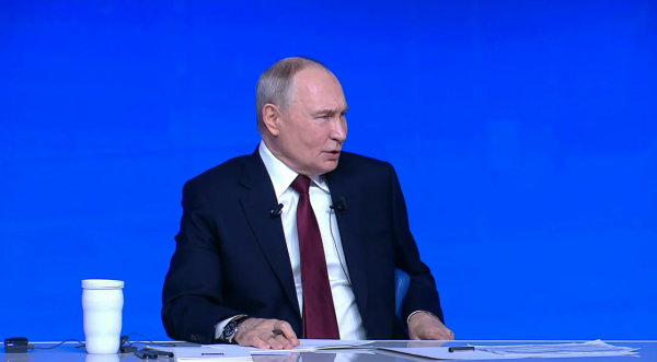 Путин призвал сделать рождение детей модным выбором для российских семей