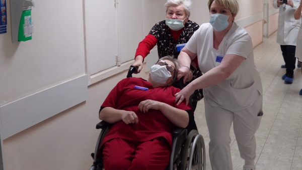 Персонал Гатчинской больницы самостоятельно справился с условным «пожаром»