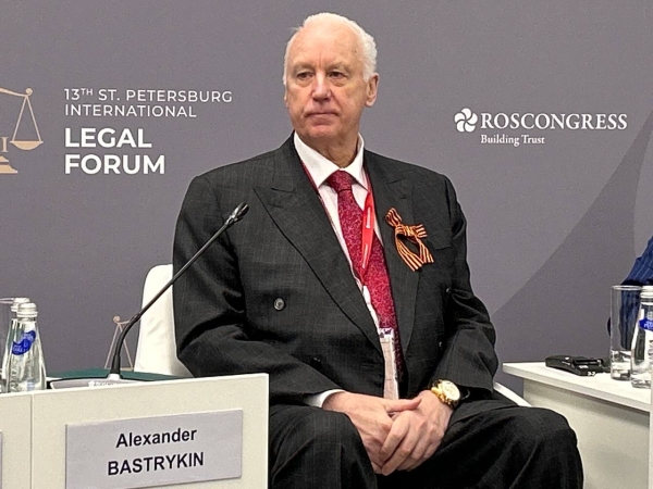 Жители Калининского района не оценили установку детской площадки на крыше