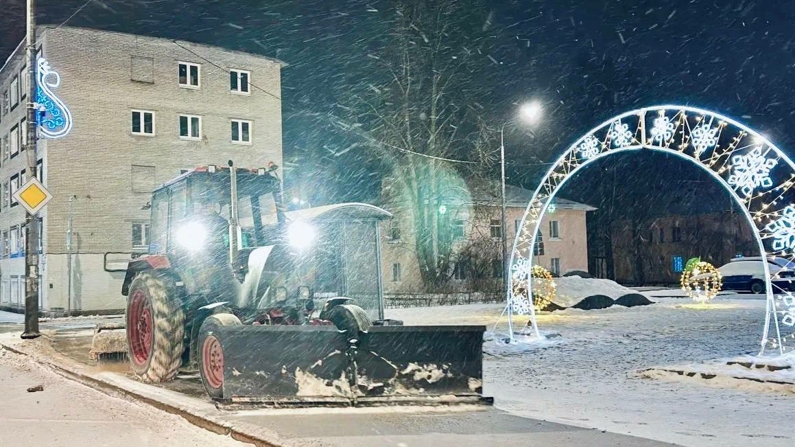 За праздники Северную столицу накрыло свыше 30 см снега