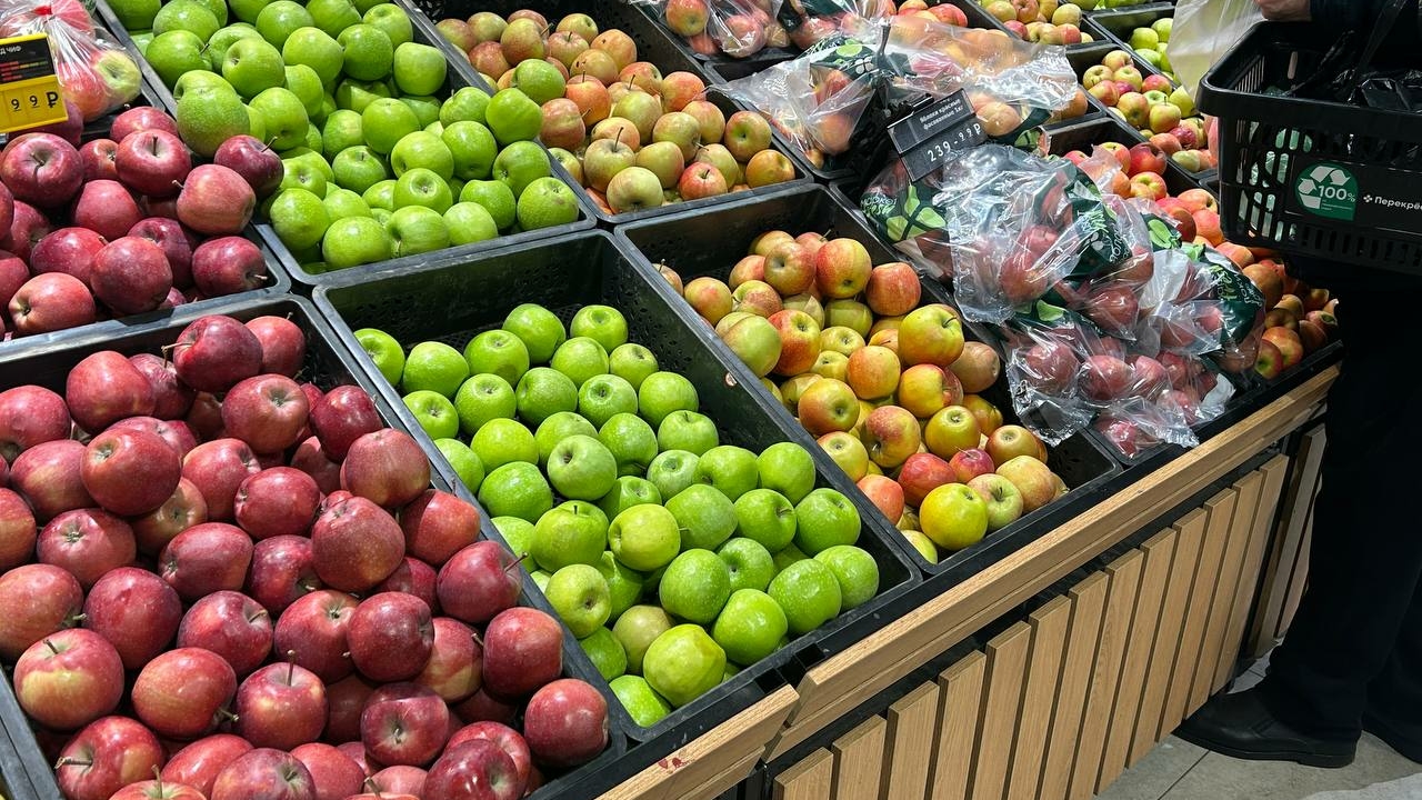 За 2025 год в Петербург доставили почти 200 тысяч тонн импортных фруктов