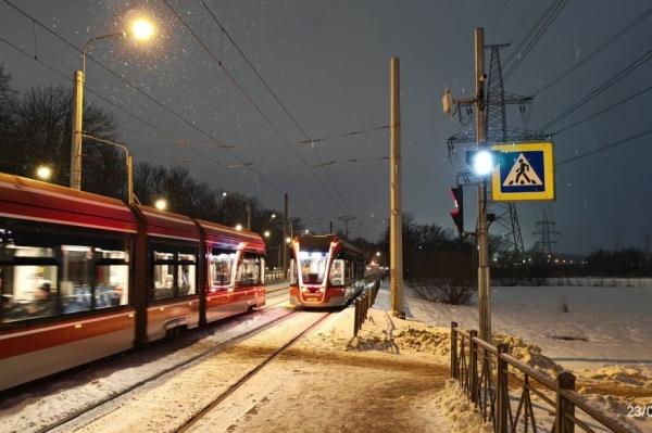 Дорожное движение в Красносельском районе обеспечили с помощью «умного» светофора