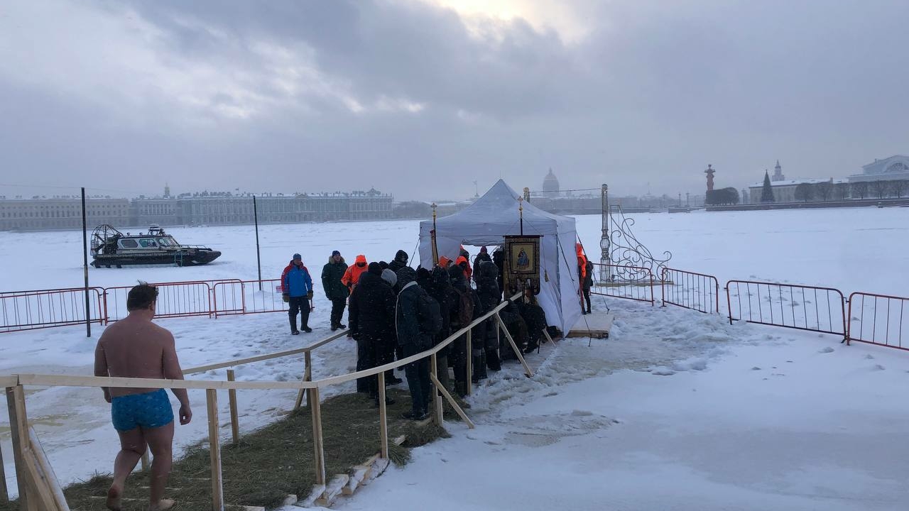 Петербуржцам рассказали, как добраться до купелей в Крещение