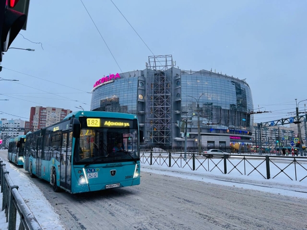 В Петербурге из-за ухудшения погоды создали оперативный штаб по работе транспорта