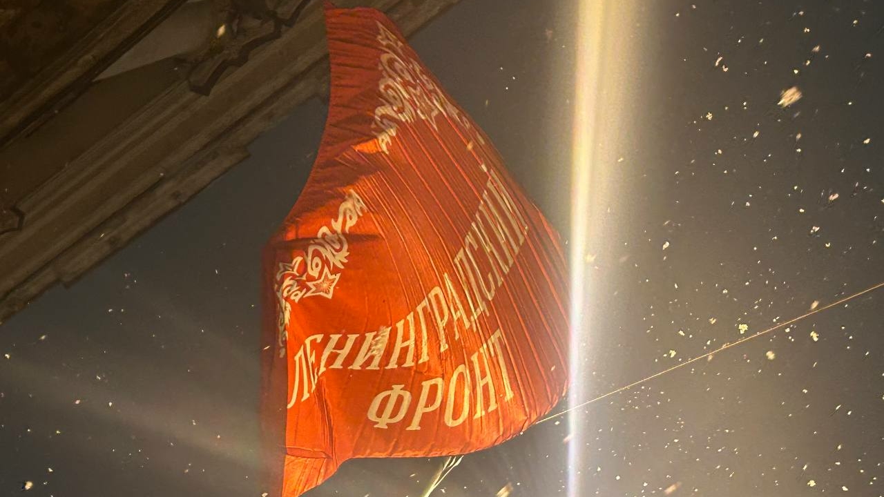 Глава города и спикер ЗакСа поздравили жителей с днем снятия блокады Ленинграда