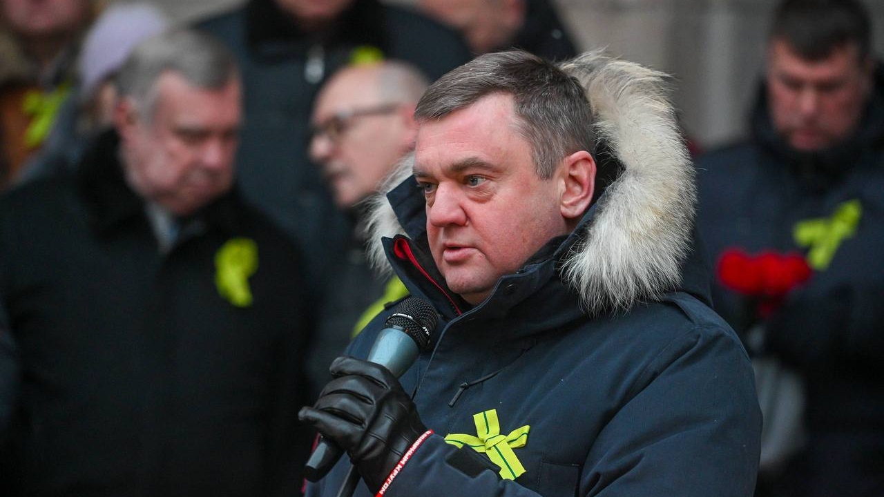 Вице-губернатор Поляков возложил цветы к мемориалу блокадных ленинградцев