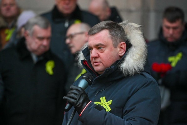 Вице-губернатор Поляков возложил цветы к мемориалу блокадных ленинградцев