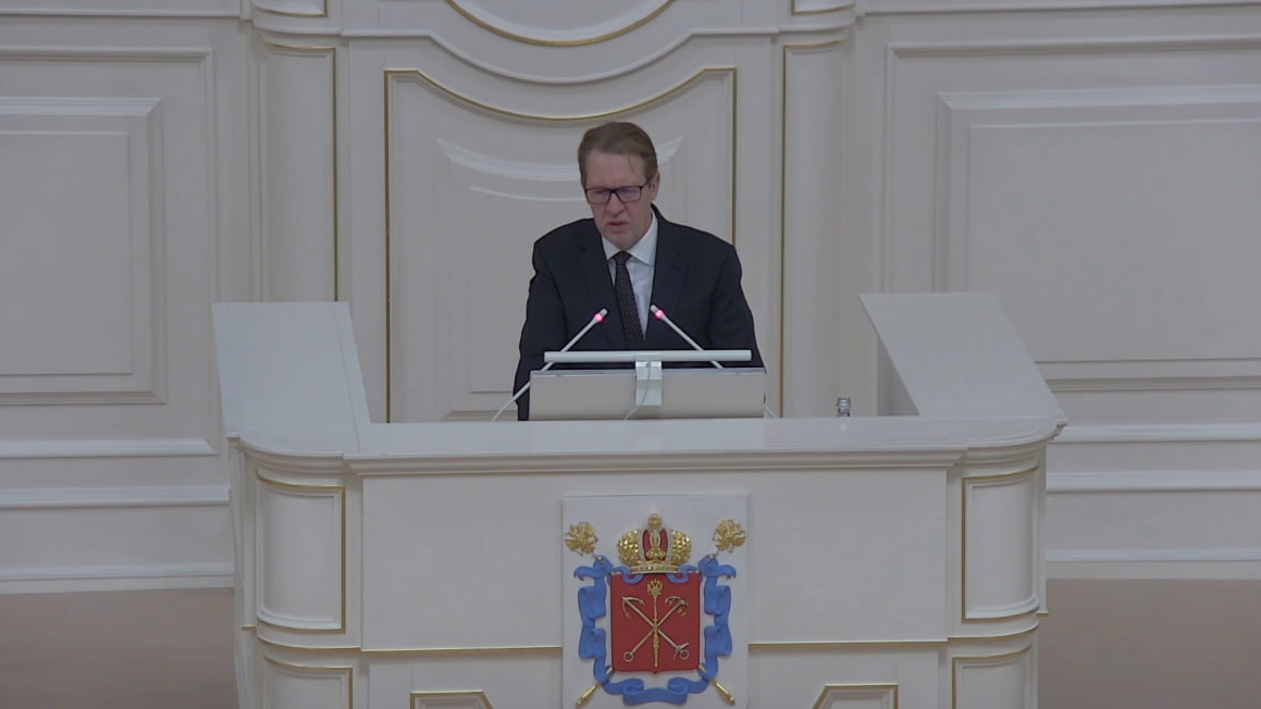 «Если у них нет хлеба — пусть едят пирожные»: в ЗакСе обсудили отмену льгот на покупку городских участков