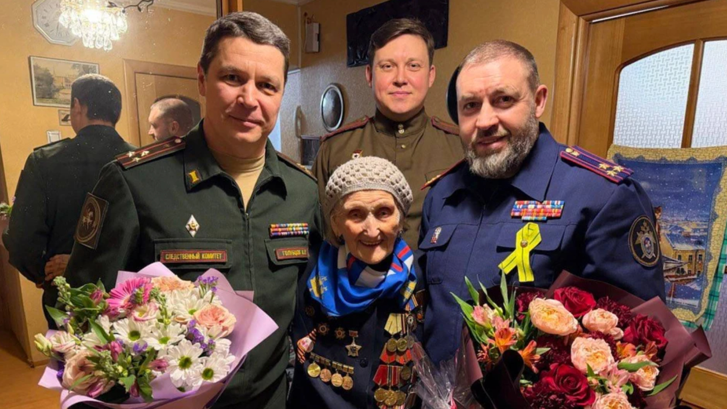 Офицеры Следкома РФ проведали накануне праздника блокадницу Полину Дмитриевну Громову