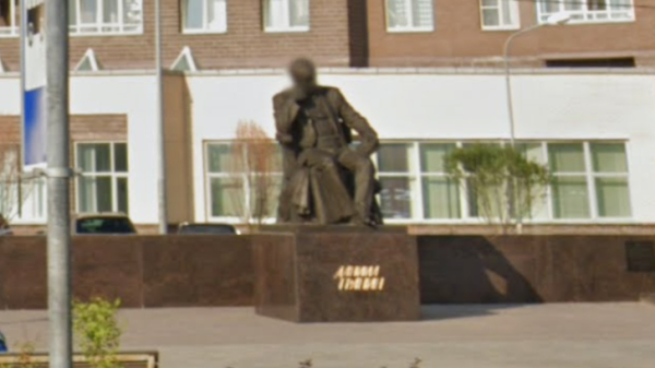 Петербург почтил память Даниила Гранина в честь его 107-летия