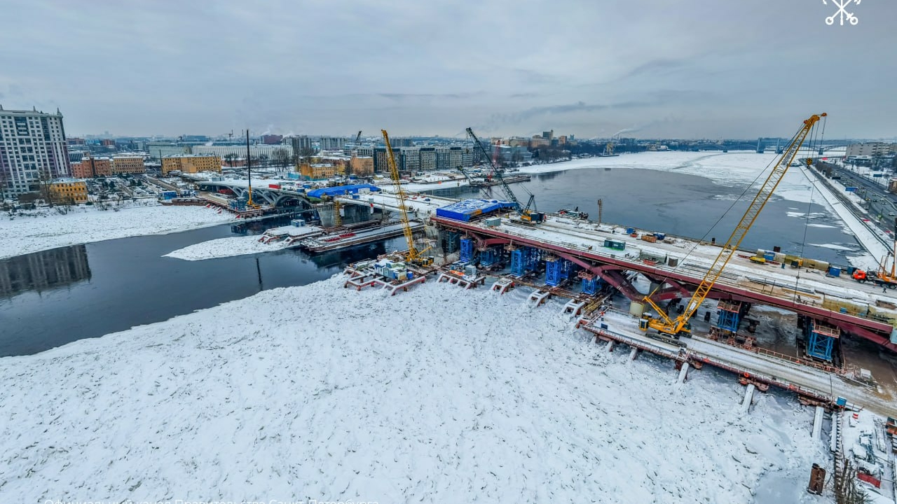 На Большом Смоленском мосту строители закончили установку ортотропных плит